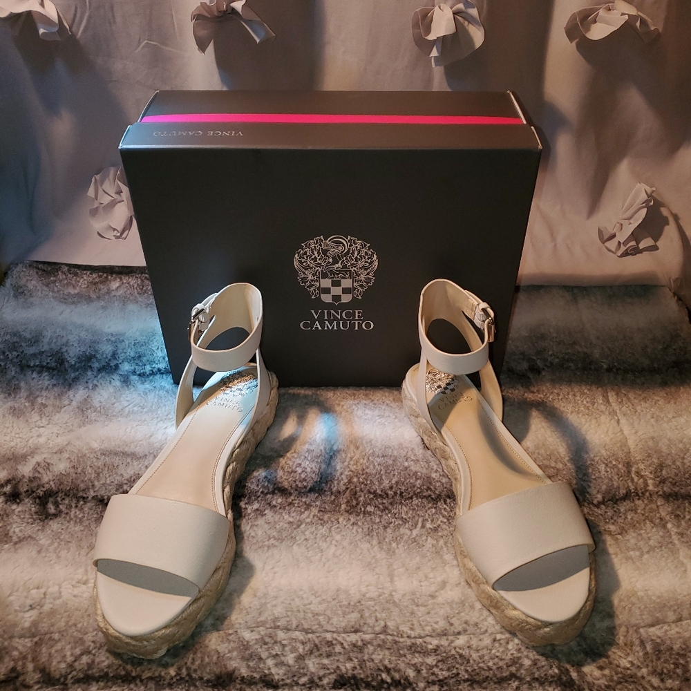 Vince Camuto Platform sandals